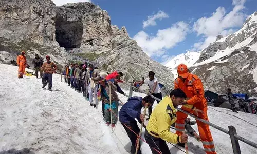 Amarnath Yatra : भारी बारिश की वजह से आज अमरनाथ यात्रा स्थगित, 31 जुलाई को जम्मू से किसी भी जत्थे को आगे नहीं भेजा जाएगा