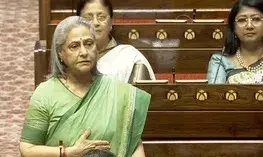 सिंदूर ही उजड़ गया फिर ऑपरेशन का नाम सिंदूर क्यों? राज्यसभा में केंद्र सरकार पर जमकर बरसीं जया बच्चन सिंदूर ही उजड़ गया फिर ऑपरेशन का नाम सिंदूर क्यों? राज्यसभा में केंद्र सरकार पर जमकर बरसीं जया बच्चन