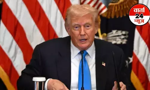 Tariff War: ट्रंप ने दी राहत, भारत समेत कई देशों से तत्काल टला टैरिफ वार, जानें कब से होगा लागू Tariff War: ट्रंप ने दी राहत, भारत समेत कई देशों से तत्काल टला टैरिफ वार, जानें कब से होगा लागू