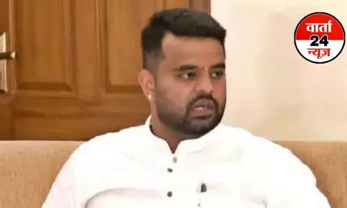 यौन शोषण और दुष्कर्म मामले में प्रज्वल रेवन्ना दोषी करार! कल होगा सजा का ऐलान, जानें पूरा मामला यौन शोषण और दुष्कर्म मामले में प्रज्वल रेवन्ना दोषी करार! कल होगा सजा का ऐलान, जानें पूरा मामला