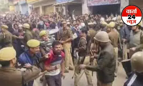 Pune Riots: सोशल मीडिया पर आपत्तिजनक पोस्ट के बाद बिगड़ा माहौल, दौंड तालुका के यवत गांव में लगा कर्फ्यू... Pune Riots: सोशल मीडिया पर आपत्तिजनक पोस्ट के बाद बिगड़ा माहौल, दौंड तालुका के यवत गांव में लगा कर्फ्यू...