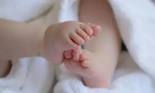 एचआईवी पॉजिटिव मां ने आर्थिक तंगी के चलते 6 महीने के बेटे की तकिए से दबाकर की हत्या एचआईवी पॉजिटिव मां ने आर्थिक तंगी के चलते 6 महीने के बेटे की तकिए से दबाकर की हत्या