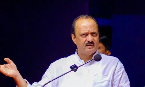 व्हाट्सऐप पोस्ट पर पुणे के यवत में हिंसा और आगजनी, डिप्टी सीएम अजीत पवार ने किया दौरा व्हाट्सऐप पोस्ट पर पुणे के यवत में हिंसा और आगजनी, डिप्टी सीएम अजीत पवार ने किया दौरा