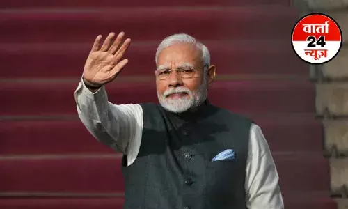 पीएम नरेंद्र मोदी पहुंचे काशी, करोड़ों की परियोजनाओं की देंगे सौगात, जानें पीएम का यह दौरा क्यों है खास पीएम नरेंद्र मोदी पहुंचे काशी, करोड़ों की परियोजनाओं की देंगे सौगात, जानें पीएम का यह दौरा क्यों है खास