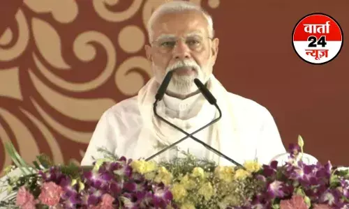 काशी में पीएम मोदी ने किया आह्वान: दुकानदार संकल्प लें स्वदेशी ही बेचेंगे-खरीदेंगे, ऑपरेशन सिंदूर पर कांग्रेस से किया यह सवाल काशी में पीएम मोदी ने किया आह्वान: दुकानदार संकल्प लें स्वदेशी ही बेचेंगे-खरीदेंगे, ऑपरेशन सिंदूर पर कांग्रेस से किया यह सवाल