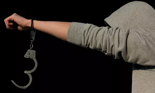 लातूर में डकैती की साजिश रच रहे बीड के पांच आरोपी गिरफ्तार, हथियार बरामद लातूर में डकैती की साजिश रच रहे बीड के पांच आरोपी गिरफ्तार, हथियार बरामद