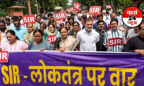 SIR: बिहार में एसआईआर को लेकर विपक्ष ने कहा नहीं झुकेंगे, संसद के बाहर किया जोरदार विरोध प्रदर्शन, लोकसभा 12 बजे  और राज्यसभा 2 बजे तक  स्थगित SIR: बिहार में एसआईआर को लेकर विपक्ष ने कहा नहीं झुकेंगे, संसद के बाहर किया जोरदार विरोध प्रदर्शन, लोकसभा 12 बजे  और राज्यसभा 2 बजे तक  स्थगित