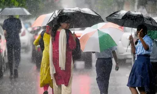 दिल्ली में तीन दिन से मॉनसून के मिजाज नर्म... धूप ने दिखाए तेवर, जानें राजधानी में कब बरसेंगे बदरा दिल्ली में तीन दिन से मॉनसून के मिजाज नर्म... धूप ने दिखाए तेवर, जानें राजधानी में कब बरसेंगे बदरा