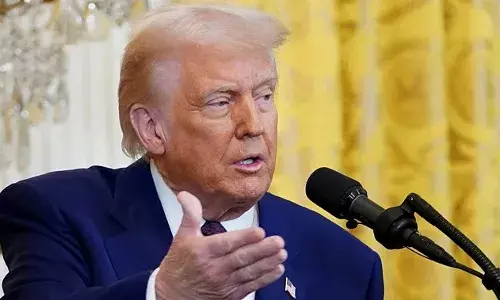 TARIFF: अपने ही देश में हो रही है ट्रंप की आलोचना! अमेरिकी सांसद ने कहा-इससे अमेरिका-भारत के रिश्तों में आ सकती है खटास... TARIFF: अपने ही देश में हो रही है ट्रंप की आलोचना! अमेरिकी सांसद ने कहा-इससे अमेरिका-भारत के रिश्तों में आ सकती है खटास...