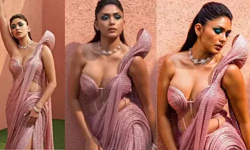 साउथ एक्टर धनुष से डेटिंग की अफवाहों के बीच मृणाल ठाकुर ने किया कुछ ऐसा सोशल मीडिया पर छाई अभिनेत्री, देखें वीडियो साउथ एक्टर धनुष से डेटिंग की अफवाहों के बीच मृणाल ठाकुर ने किया कुछ ऐसा सोशल मीडिया पर छाई अभिनेत्री, देखें वीडियो