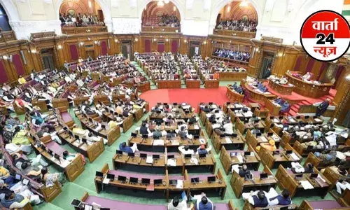 उत्तर प्रदेश के विधानसभा में भी भारी हंगामा! दो बार सदन स्थगित किए जाने के बाद भी रुक नहीं रहा बवाल...