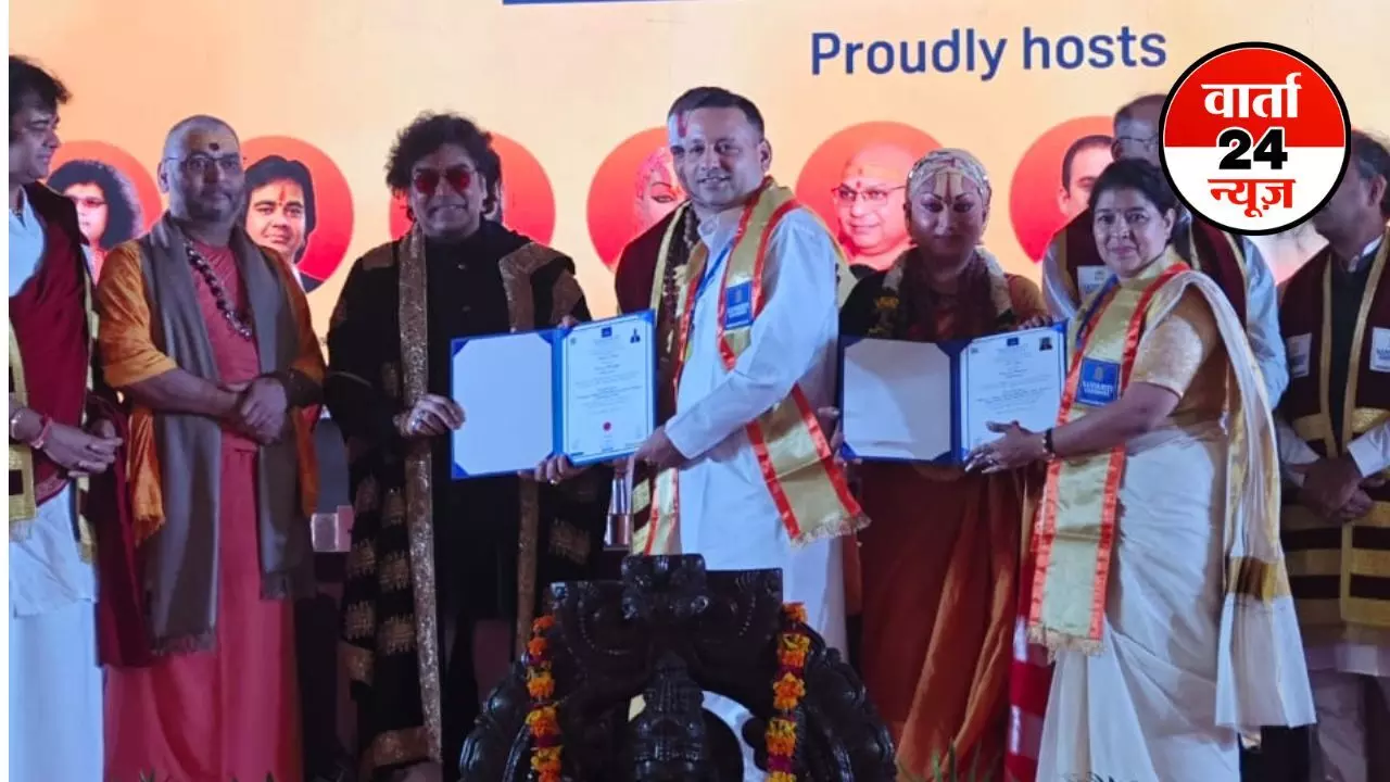 दीक्षांत समारोह में अभिनेता आशुतोष राणा ने सिद्धार्थ विहार के अभिषेक सिंह को शोध प्रबंध के लिए किया सम्मानित दीक्षांत समारोह में अभिनेता आशुतोष राणा ने सिद्धार्थ विहार के अभिषेक सिंह को शोध प्रबंध के लिए किया सम्मानित
