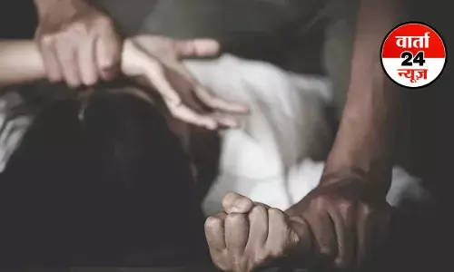 Shame-Shame: 70 साल के सौतेले नाना ने 15 साल की नातिन को किया गर्भवती, बेटी पैदा होने पर समाज ने जाना, जानें अब किसकी गोद में है बच्ची Shame-Shame: 70 साल के सौतेले नाना ने 15 साल की नातिन को किया गर्भवती, बेटी पैदा होने पर समाज ने जाना, जानें अब किसकी गोद में है बच्ची