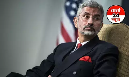 राष्ट्रपति ट्रंप के भारत पर 50 प्रतिशत टैरिफ ऐलान के बीच रूस जाएंगे एस जयशंकर, रूसी विदेश मंत्री सर्गेई लावारोव से करेंगे मुलाकात राष्ट्रपति ट्रंप के भारत पर 50 प्रतिशत टैरिफ ऐलान के बीच रूस जाएंगे एस जयशंकर, रूसी विदेश मंत्री सर्गेई लावारोव से करेंगे मुलाकात