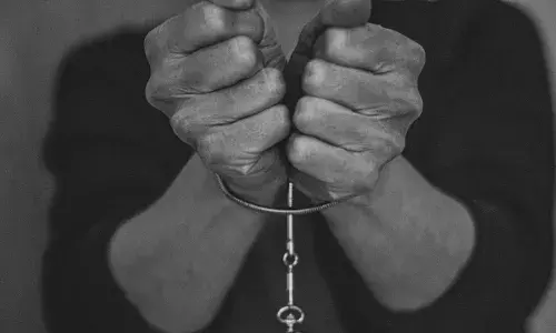 अश्लील वीडियो से फिरौती वसूलने वाला राजस्थान निवासी फरीदाबाद में गिरफ्तार अश्लील वीडियो से फिरौती वसूलने वाला राजस्थान निवासी फरीदाबाद में गिरफ्तार