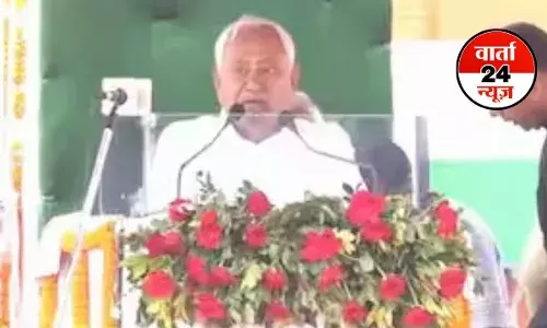 79th Independence Day: CM नीतीश कुमार ने गांधी मैदान में फहराया झंडा, शहीदों को दी सलामी, जानें भाषण में क्या बोले? 79th Independence Day: CM नीतीश कुमार ने गांधी मैदान में फहराया झंडा, शहीदों को दी सलामी, जानें भाषण में क्या बोले?