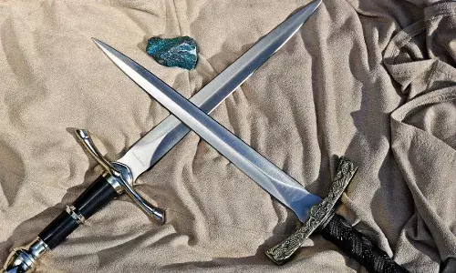 दिल्ली जंतर मंतर में पार्किंग विवाद के दौरान ‘किरपान’ से हमला, दो आरोपी गिरफ्तार दिल्ली जंतर मंतर में पार्किंग विवाद के दौरान ‘किरपान’ से हमला, दो आरोपी गिरफ्तार