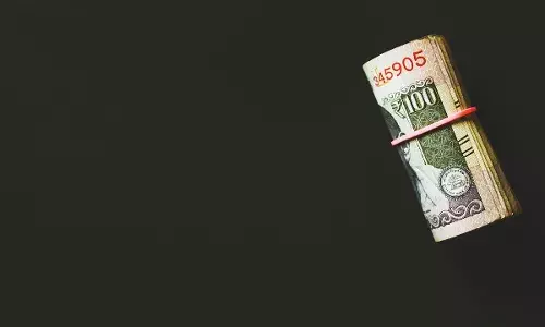 मध्य प्रदेश के छतरपुर में नकाबपोश लुटेरों ने कैश वैन से 61 लाख रुपये लूटे