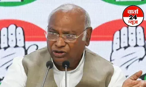 विपक्ष मुख्य चुनाव आयुक्त के खिलाफ महाभियोग प्रस्ताव ला सकता है... खड़गे के नेतृत्व में आज हुई विपक्षी दलों की बैठक विपक्ष मुख्य चुनाव आयुक्त के खिलाफ महाभियोग प्रस्ताव ला सकता है... खड़गे के नेतृत्व में आज हुई विपक्षी दलों की बैठक