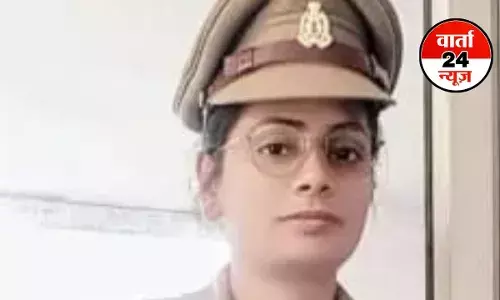 आवारा कुत्ते को बचाने में गई महिला दरोगा की जान, पुलिस विभाग में शोक की लहर आवारा कुत्ते को बचाने में गई महिला दरोगा की जान, पुलिस विभाग में शोक की लहर