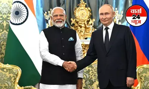 पीएम मोदी और रूस के राष्ट्रपति पुतिन की हुई बात! अलास्का में राष्ट्रपति ट्रंप के साथ बैठक के बारे में दी जानकारी पीएम मोदी और रूस के राष्ट्रपति पुतिन की हुई बात! अलास्का में राष्ट्रपति ट्रंप के साथ बैठक के बारे में दी जानकारी