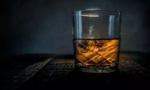 बिहार ले जाई जा रही ₹25 लाख की अवैध शराब जब्त, दो गिरफ्तार बिहार ले जाई जा रही ₹25 लाख की अवैध शराब जब्त, दो गिरफ्तार