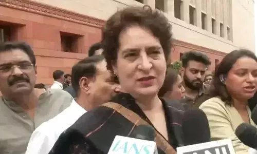 SIR: चुनाव आयोग के हलफनामे वाली बात पर प्रियंका गांधी भड़कीं, कहा- मुद्दों से पीछे हटते हैं, पहले जवाब दें SIR: चुनाव आयोग के हलफनामे वाली बात पर प्रियंका गांधी भड़कीं, कहा- मुद्दों से पीछे हटते हैं, पहले जवाब दें