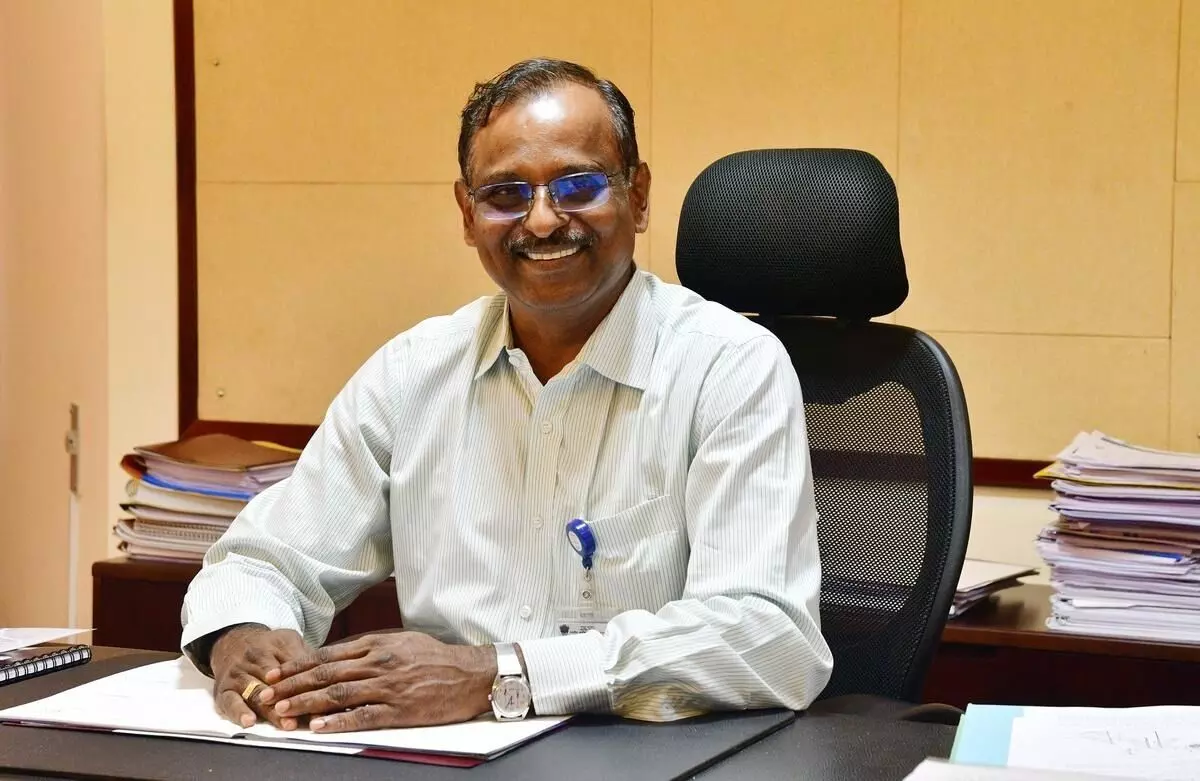 इसरो प्रमुख वी. नारायणन ने कहा अंतरिक्ष एजेंसी 40 मंजिला इमारत जितनी लंबी रॉकेट बनाएगी, जानें इससे क्या होगा फायदा