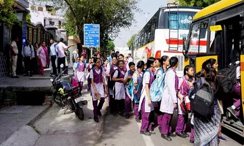 दिल्ली के 6 स्कूलों को फिर से मिली बम से उड़ाने की धमकी! स्कूलों को खाली कराया गया दिल्ली के 6 स्कूलों को फिर से मिली बम से उड़ाने की धमकी! स्कूलों को खाली कराया गया