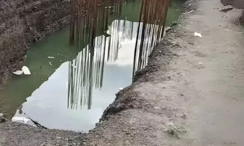 Mumbai: रेलवे की लापरवाही ने ली चार बच्चों की जान, यवतमाल के दारव्हा में पानी से भरे गड्ढे में डुबने से घुटा दम Mumbai: रेलवे की लापरवाही ने ली चार बच्चों की जान, यवतमाल के दारव्हा में पानी से भरे गड्ढे में डुबने से घुटा दम