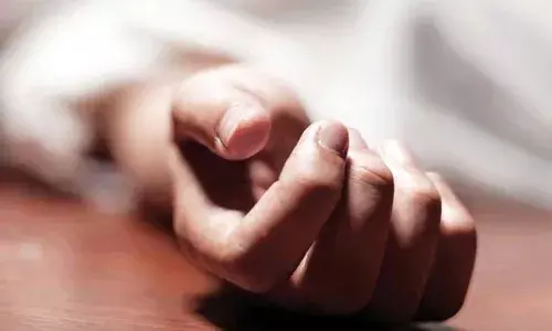 हैदराबाद: मियापुर में एक ही परिवार के पांच लोगों की रहस्यमय मौत... पुलिस को आत्महत्या की आशंका हैदराबाद: मियापुर में एक ही परिवार के पांच लोगों की रहस्यमय मौत... पुलिस को आत्महत्या की आशंका