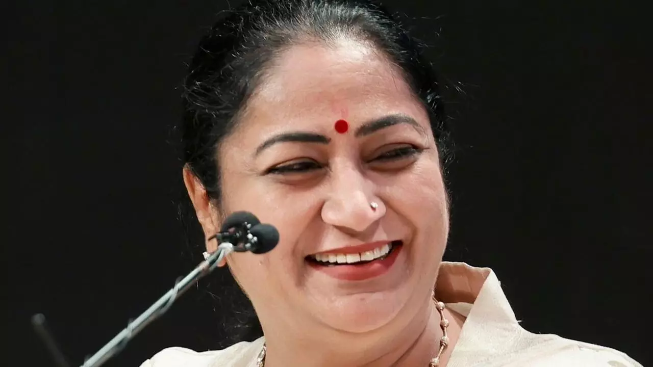 दिल्ली की मुख्यमंत्री ने अखिल भारतीय अध्यक्ष सम्मेलन के प्रतिभागियों के लिए रात्रिभोज की मेजबानी की दिल्ली की मुख्यमंत्री ने अखिल भारतीय अध्यक्ष सम्मेलन के प्रतिभागियों के लिए रात्रिभोज की मेजबानी की