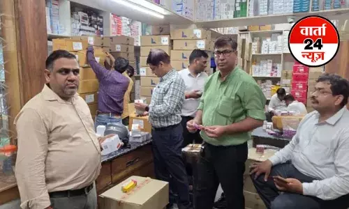 यूपी एसटीएफ और औषधि विभाग ने नकली दवाएं की जब्त… रिश्वत देने वाला कारोबारी हुआ गिरफ्तार