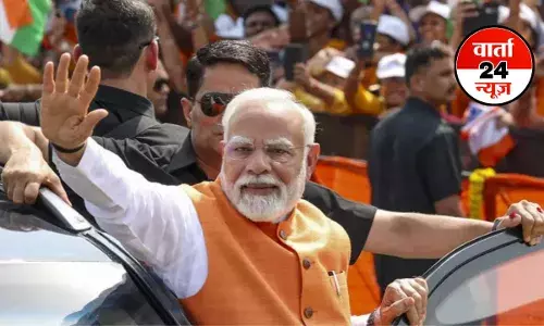 Gujrat: पीएम मोदी के रोड शो में उमड़ी भीड़! 5,400 करोड़ की लागत से विकास परियोजनाओं का किया उद्घाटन, जनसभा में गिनाए देश की उपलब्धियां Gujrat: पीएम मोदी के रोड शो में उमड़ी भीड़! 5,400 करोड़ की लागत से विकास परियोजनाओं का किया उद्घाटन, जनसभा में गिनाए देश की उपलब्धियां