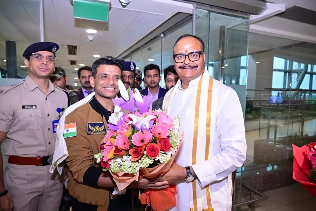 अंतरिक्ष यात्री शुभांशु शुक्ला का डिप्टी सीएम ब्रजेश पाठक ने नवाबों के शहर में किया भव्य स्वागत! सड़क पर दिखा लोगों का हुजूम...