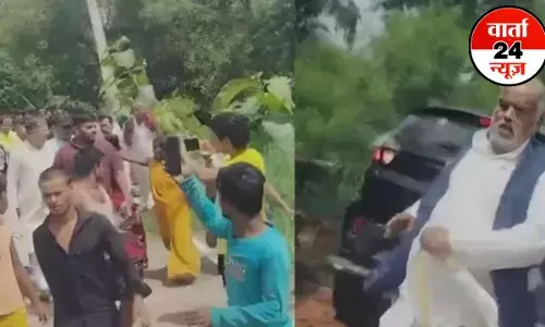 गांव में पसरा था मातम...ग्रामीणों के हमले से बचने के लिए जान बचा कर भागे मंत्री और विधायक, बॉडीगार्ड समेत कई घायल