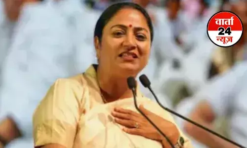 दिल्ली की सड़कों पर सालों बाद लौटी यू-स्पेशल बस, सीएम रेखा ने 100 बसों को दिखाई हरी झंडी, छात्रों को मेट्रो टिकटों पर रियायत देने की कवायद! देंखे वीडियो