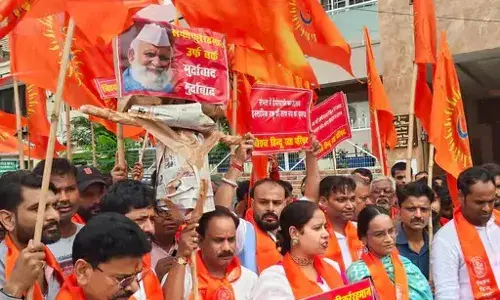 संभल की 450 पन्नों की रिपोर्ट लीक! विहिप का लखनऊ में सनातन मार्च, शफीकुर्रहमान बर्क का पुतला फूंका... संभल की 450 पन्नों की रिपोर्ट लीक! विहिप का लखनऊ में सनातन मार्च, शफीकुर्रहमान बर्क का पुतला फूंका...