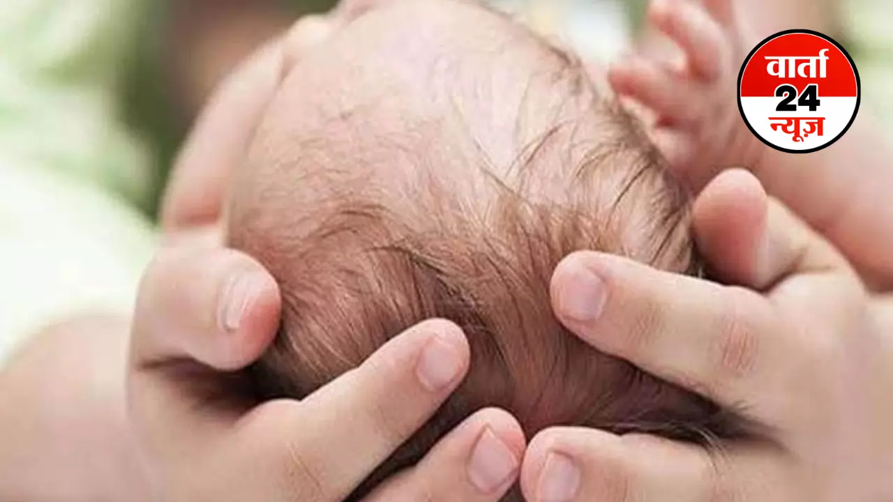 सरकारी स्कूल में 9 वीं की छात्रा ने शौचालय में दिया बच्चे को जन्म, स्कूल प्रशासन ने चार को किया निलंबित, हुआ था यौन शोषण! सरकारी स्कूल में 9 वीं की छात्रा ने शौचालय में दिया बच्चे को जन्म, स्कूल प्रशासन ने चार को किया निलंबित, हुआ था यौन शोषण!