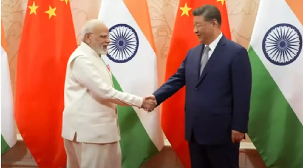 PM मोदी ने चीन के राष्ट्रपति शी जिनपिंग से की वार्ता, टैरिफ के अलावा दोनों देशों के संबंध बेहतर बनाने पर भी हुई चर्चा PM मोदी ने चीन के राष्ट्रपति शी जिनपिंग से की वार्ता, टैरिफ के अलावा दोनों देशों के संबंध बेहतर बनाने पर भी हुई चर्चा