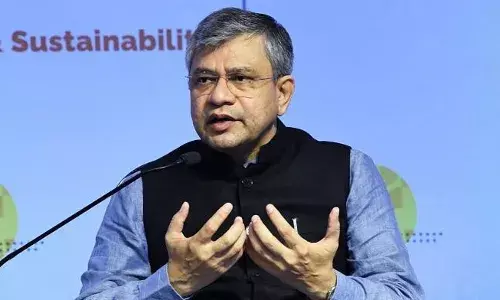 केन्द्रीय मंत्री अश्विनी वैष्णव ने कहा- अशांत वैश्विक समय में, भारत स्थिरता एवं वृद्धि का प्रकाश स्तंभ है... केन्द्रीय मंत्री अश्विनी वैष्णव ने कहा- अशांत वैश्विक समय में, भारत स्थिरता एवं वृद्धि का प्रकाश स्तंभ है...