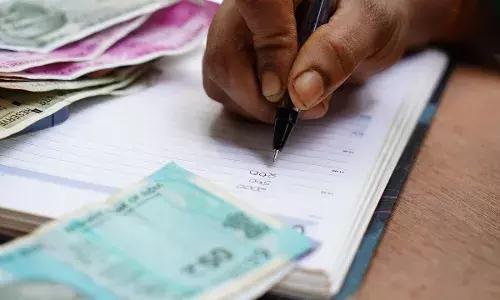 फरीदाबाद में रिश्वतखोरी: 25,000 रुपये की घूस लेते क्राइम ब्रांच के 3 पुलिसकर्मी गिरफ्तार फरीदाबाद में रिश्वतखोरी: 25,000 रुपये की घूस लेते क्राइम ब्रांच के 3 पुलिसकर्मी गिरफ्तार