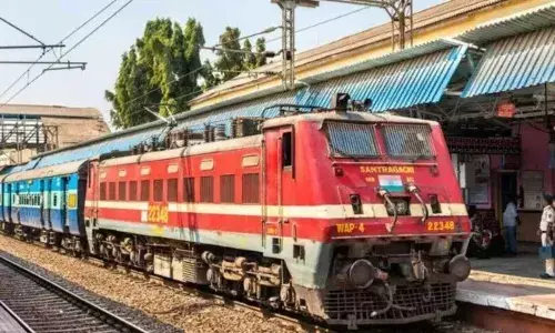 त्योहारी सीजन में बिहार पर मेहरबान रेलवे! इस तारीख से इन रूटों पर चलेंगी तीन स्पेशल ट्रेनें त्योहारी सीजन में बिहार पर मेहरबान रेलवे! इस तारीख से इन रूटों पर चलेंगी तीन स्पेशल ट्रेनें