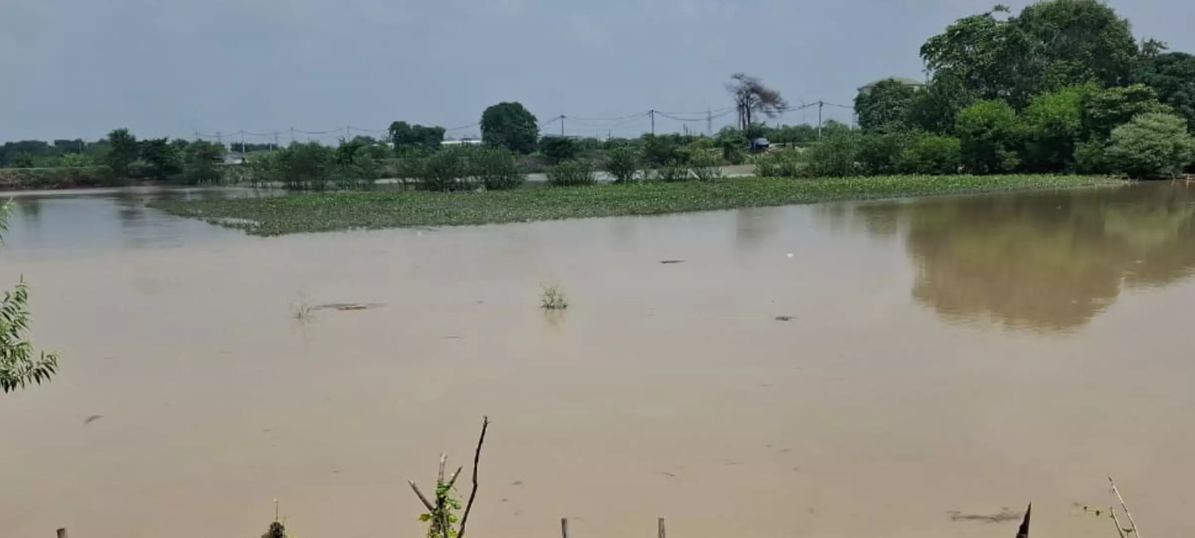 Delhi Flood: नदी किनारे जलस्तर लगातार बढ़ रहा, यमुना बाजार इलाके में घरों में पानी घुसने से लोग परेशान Delhi Flood: नदी किनारे जलस्तर लगातार बढ़ रहा, यमुना बाजार इलाके में घरों में पानी घुसने से लोग परेशान