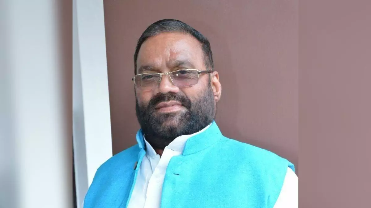 UP: स्वामी प्रसाद मौर्य की बढ़ीं मुश्किलें, मुकदमा दर्ज, इस धार्मिक ग्रंथ को लेकर दिए थे विवादित बयान UP: स्वामी प्रसाद मौर्य की बढ़ीं मुश्किलें, मुकदमा दर्ज, इस धार्मिक ग्रंथ को लेकर दिए थे विवादित बयान