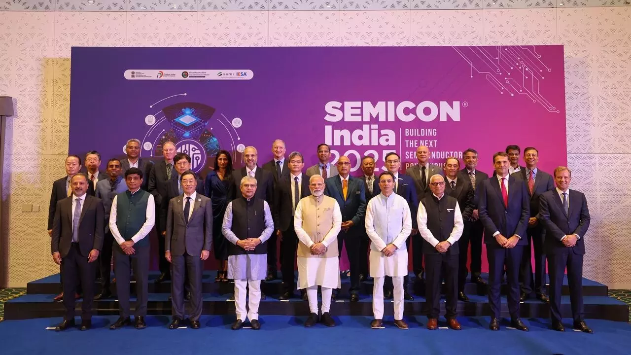 पीएम मोदी ने सेमीकॉन दिग्गजों से की मुलाकात, कहा– भारत की क्षमता पर बढ़ रहा विश्वास पीएम मोदी ने सेमीकॉन दिग्गजों से की मुलाकात, कहा– भारत की क्षमता पर बढ़ रहा विश्वास