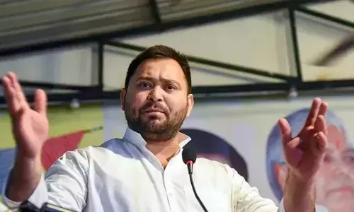 Tejashwi Yadav: वाह मोदी जी वाह! भाजपाई गुंडों ने सरेआम..., तेजस्वी यादव ने पीएम मोदी पर कसा तंज, मीडिया को भी नहीं छोड़ा Tejashwi Yadav: वाह मोदी जी वाह! भाजपाई गुंडों ने सरेआम..., तेजस्वी यादव ने पीएम मोदी पर कसा तंज, मीडिया को भी नहीं छोड़ा
