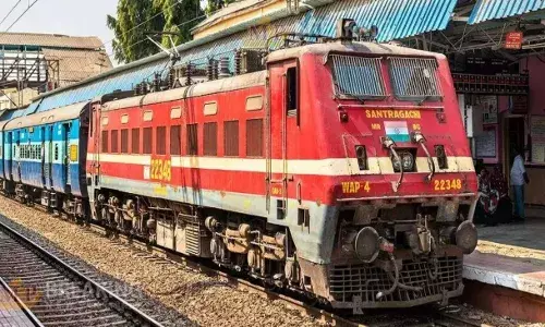 जम्मू-कश्मीर: फंसे हुए यात्रियों के लिए रेलवे ने बढ़ाए हाथ... जानें कहां से मिलेगी ट्रेन