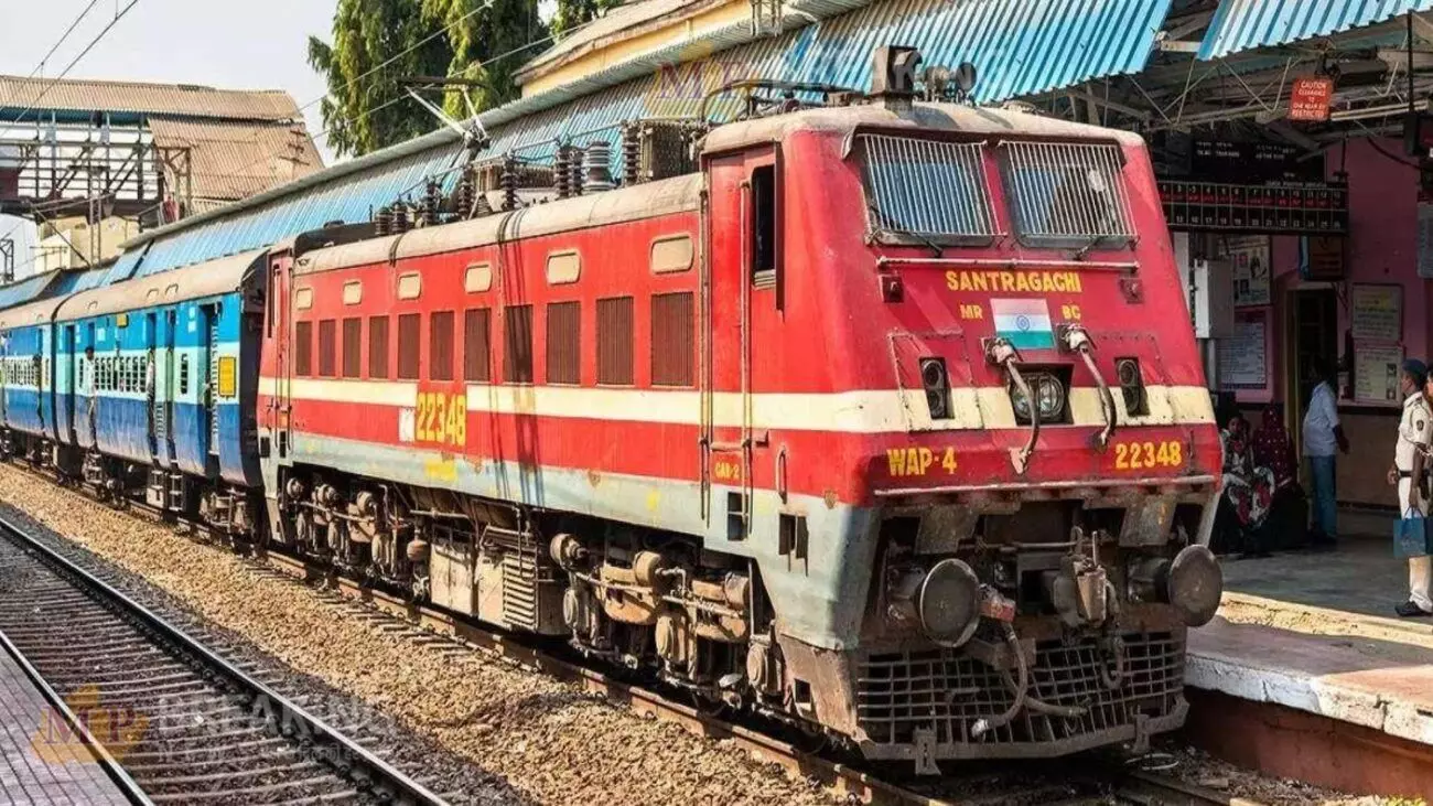 जम्मू-कश्मीर: फंसे हुए यात्रियों के लिए रेलवे ने बढ़ाए हाथ... जानें कहां से मिलेगी ट्रेन जम्मू-कश्मीर: फंसे हुए यात्रियों के लिए रेलवे ने बढ़ाए हाथ... जानें कहां से मिलेगी ट्रेन