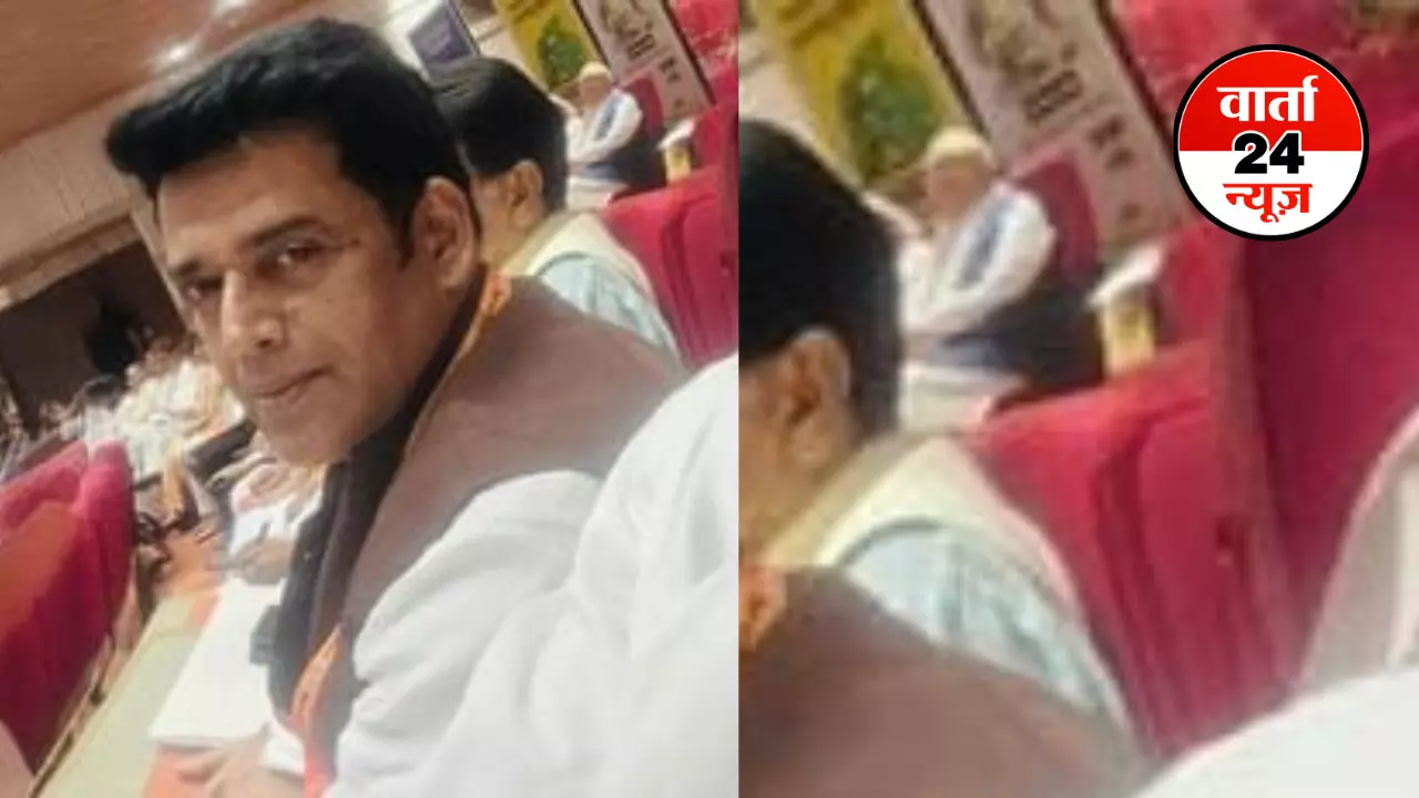 भाजपा की कार्यशाला के दौरान आम आदमी की तरह अंतिम पंक्ति में बैठकर पीएम मोदी ने दिए ये मैसेज! जानें किसलिए किया गया सम्मानित भाजपा की कार्यशाला के दौरान आम आदमी की तरह अंतिम पंक्ति में बैठकर पीएम मोदी ने दिए ये मैसेज! जानें किसलिए किया गया सम्मानित